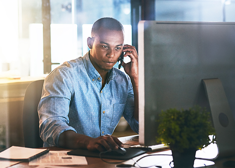 CARDBLOCKS_BUSINESS_HERO_PERSONALIZED_MANWORKING.jpg